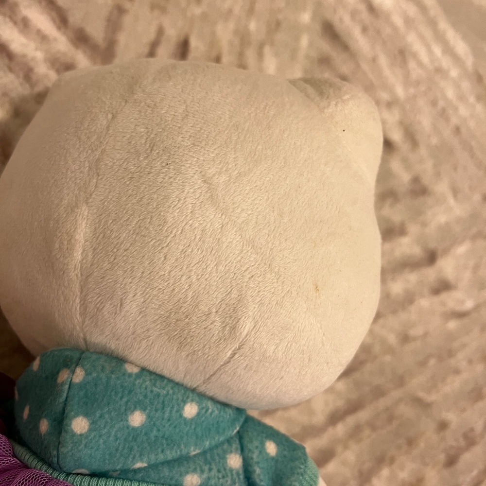 Hello Kitty Plush - Picture 5 of 5